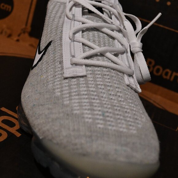 Nike Air VaporMax 2021 Flyknit White White-Black Mens Size 10.5 -womens 12.0 NIB main image 8